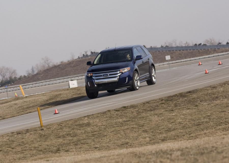  Ford Edge Sport 2011 года  (фото 15 из 65)